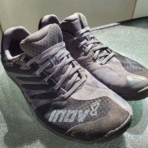 Women's 7.5 Inov8 shoes